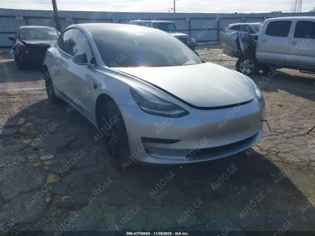 Tesla Model-3-Tesla