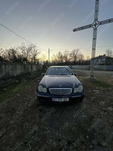 Mercedes-Benz C-Class 2002 — photo 2