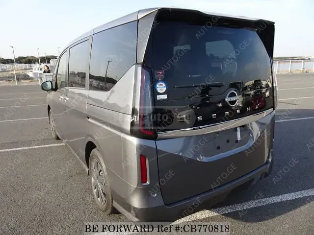 Nissan Serena 2023 — photo 2
