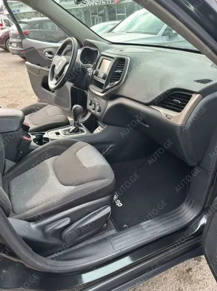 Jeep Cherokee 2016 — photo 2