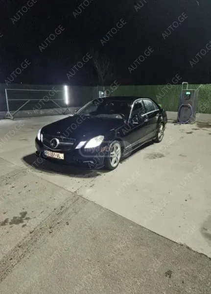 Mercedes-Benz E-350C 2013 — photo 2