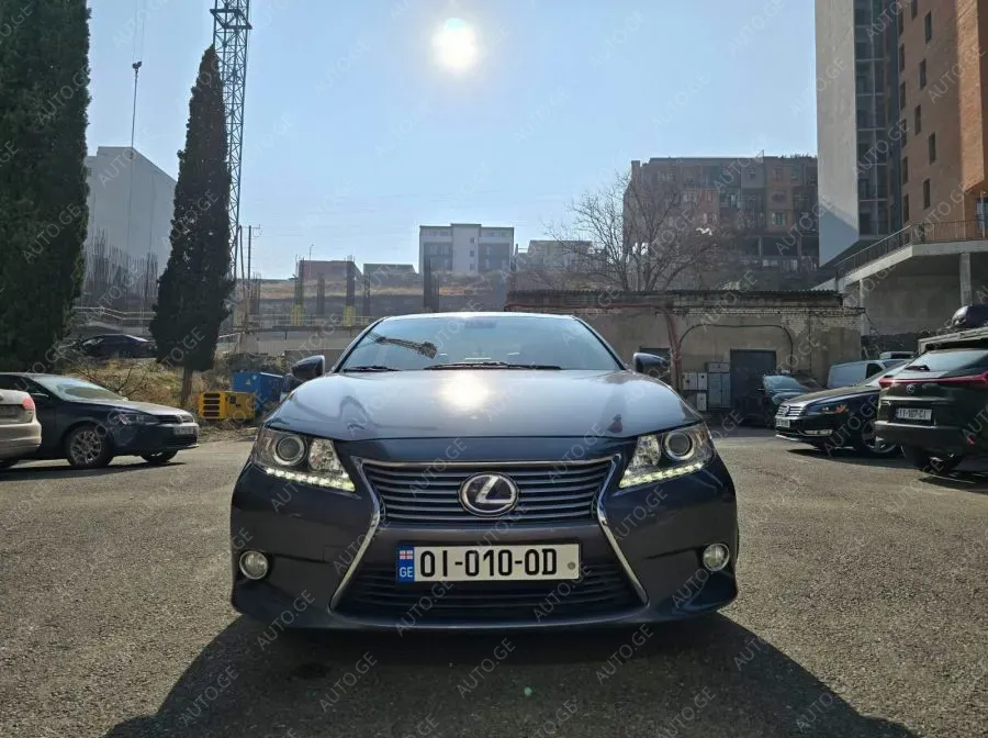 Lexus Es300 2013 — photo 2