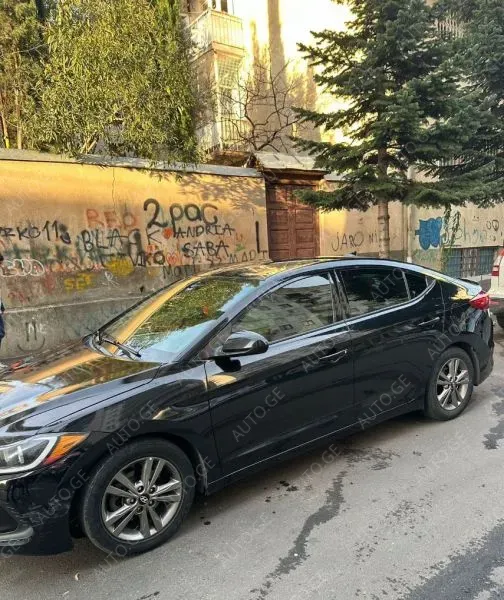 Hyundai Elantra 2018 — photo 2