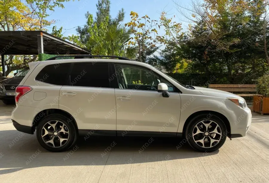Subaru Forester 2013 — photo 2