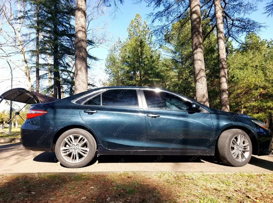 Toyota Camry 2017 — photo 2