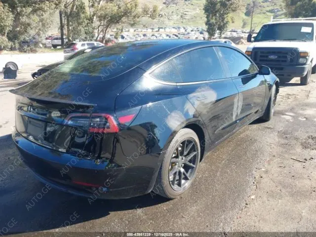 Tesla Model-3-Tesla 2022 — photo 2