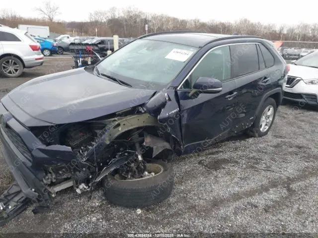 Toyota Rav4 2021 — photo 2