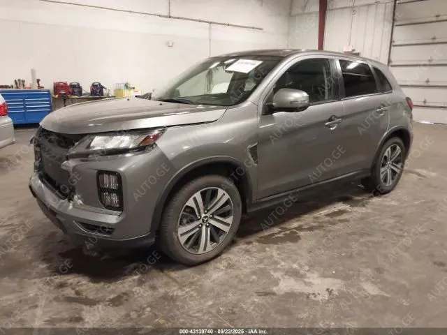 Mitsubishi Outlander 2021 — photo 2
