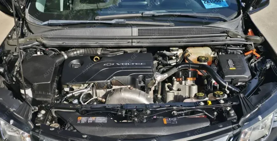 Chevrolet Volt 2017 — photo 2