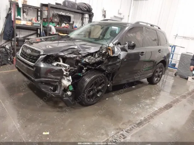 Subaru Forester 2018 — photo 2