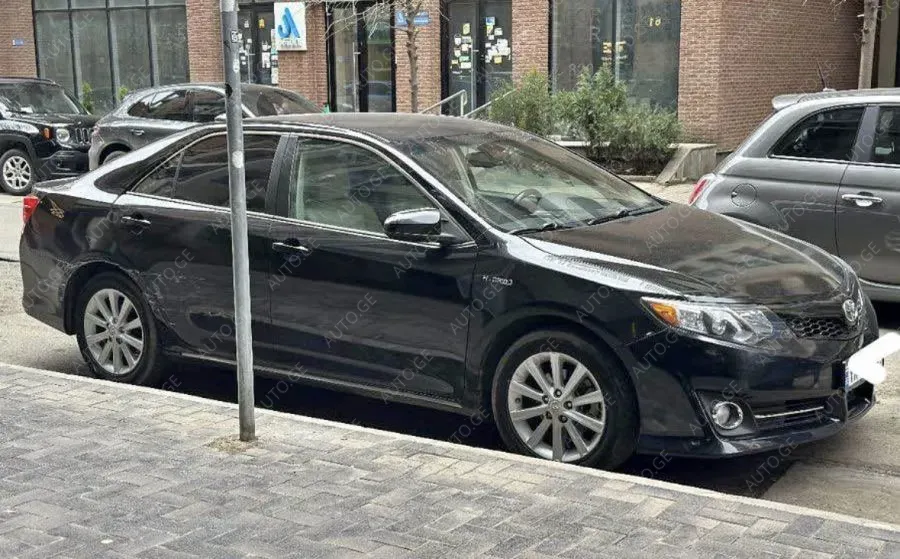 Toyota Camry 2013 — photo 2