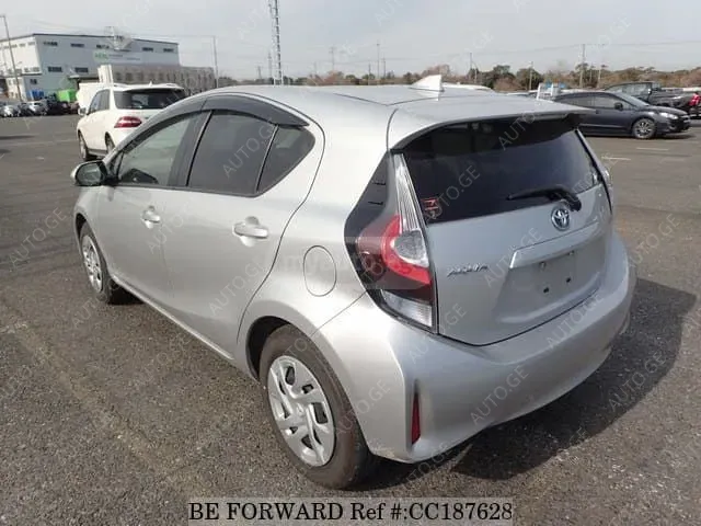 Toyota Aqua 2021 — photo 2