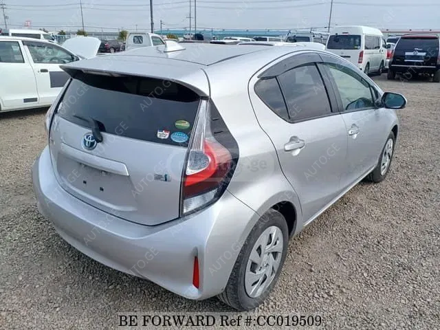 Toyota Aqua 2021 — photo 2