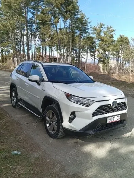 Toyota RAV4 2021 — photo 2