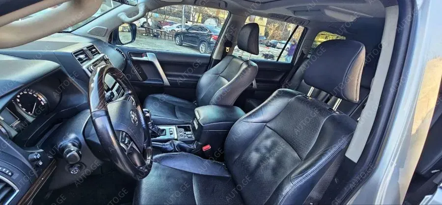 Toyota Prado 2018 — photo 2