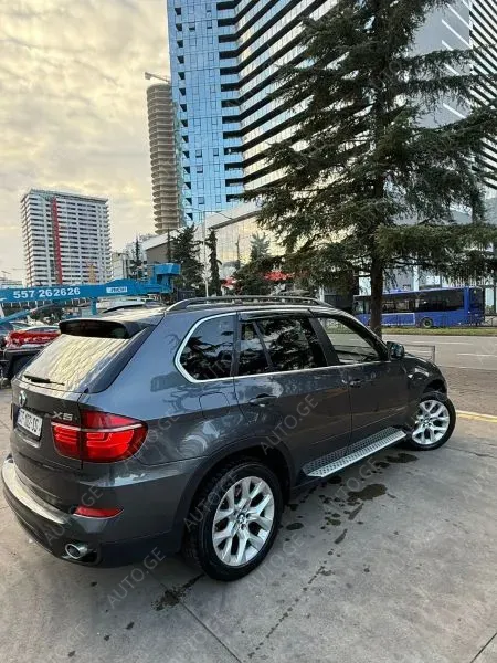 BMW X5 2013 — photo 2