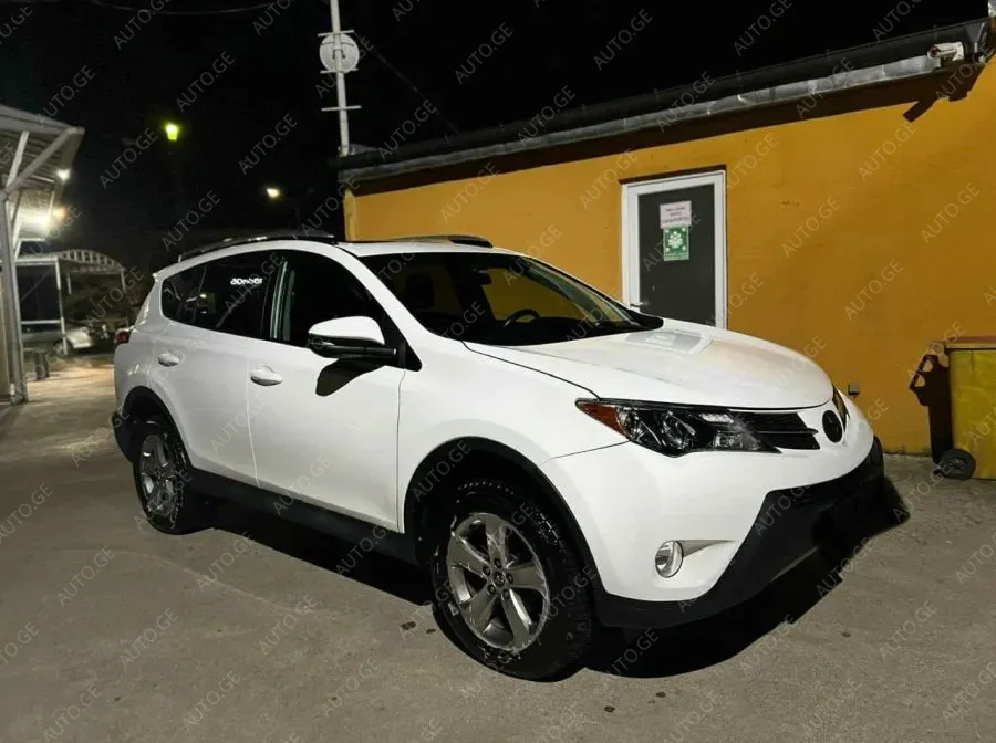 Toyota RAV4 2015 — photo 2