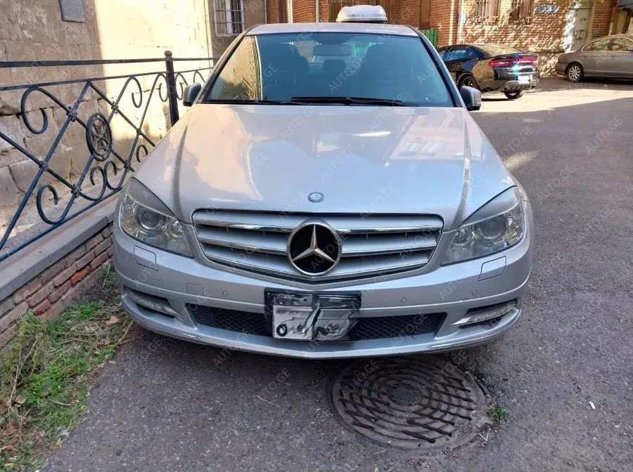Mercedes-Benz C-300-Merc 2010 — photo 2