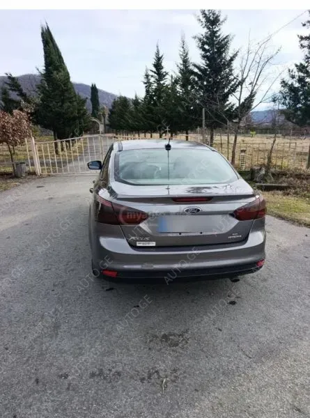 Ford Focus 2013 — photo 2
