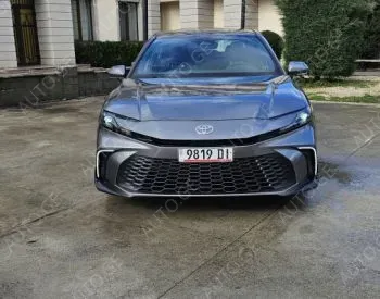 Toyota Camry 2025 — photo 2