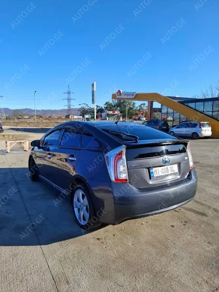 Toyota Prius Prime 2015 — photo 2