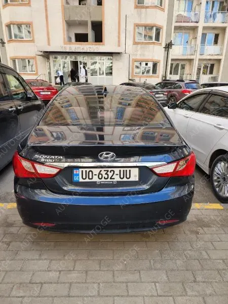 Hyundai Sonata 2011 — photo 2