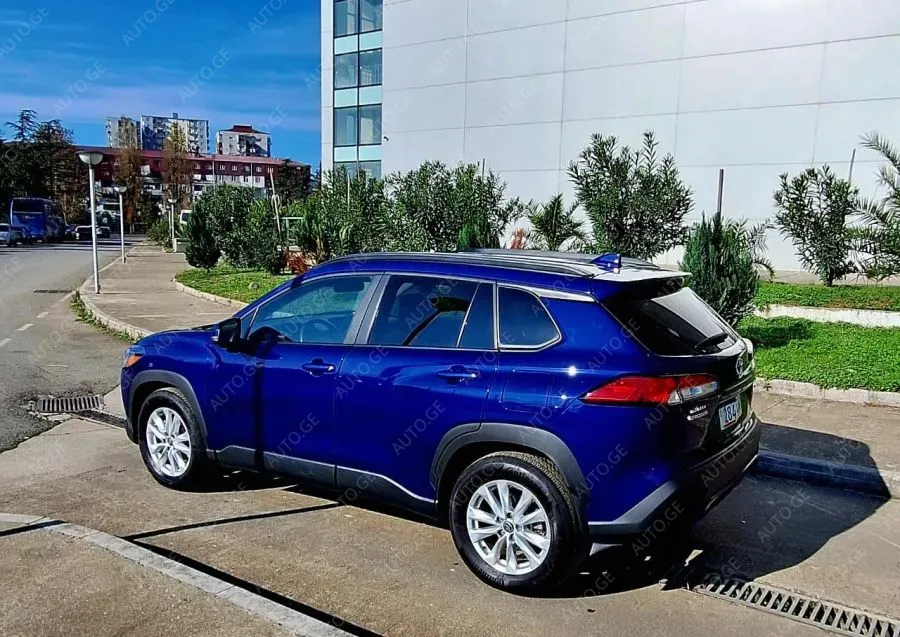 Toyota Corolla-Cross 2022 — photo 2