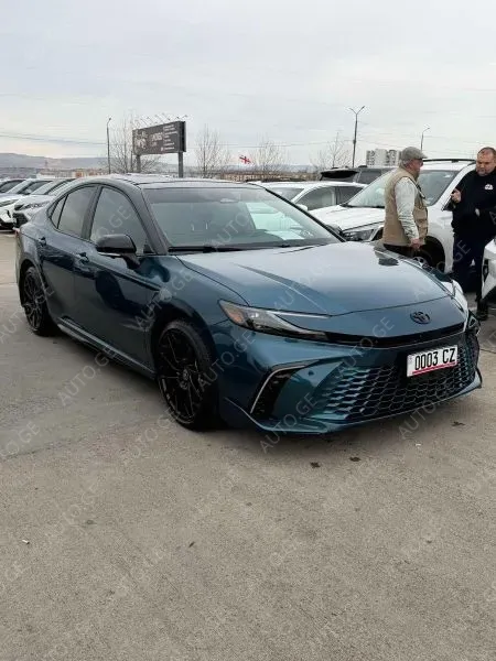 Toyota Camry 2024 — photo 2
