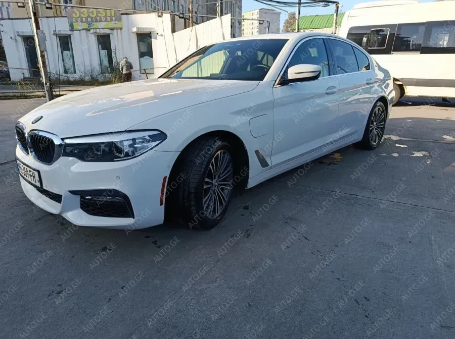 BMW 520 2019 — photo 2