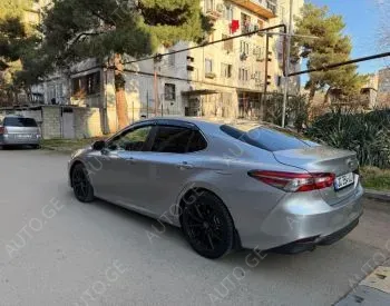 Toyota Camry 2018 — photo 2