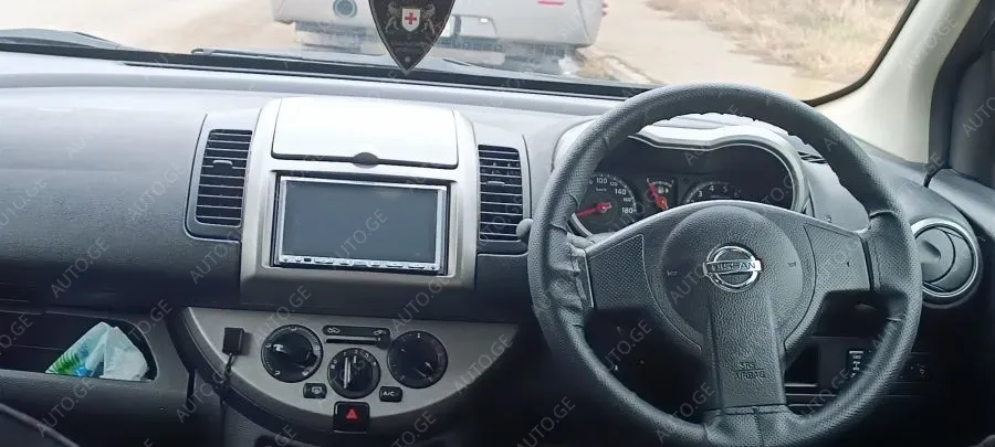 Nissan Note 2005 — photo 2