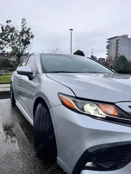 Toyota Camry 2018 — photo 2