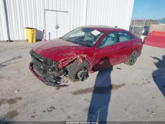 Hyundai Elantra 2023 — photo 2