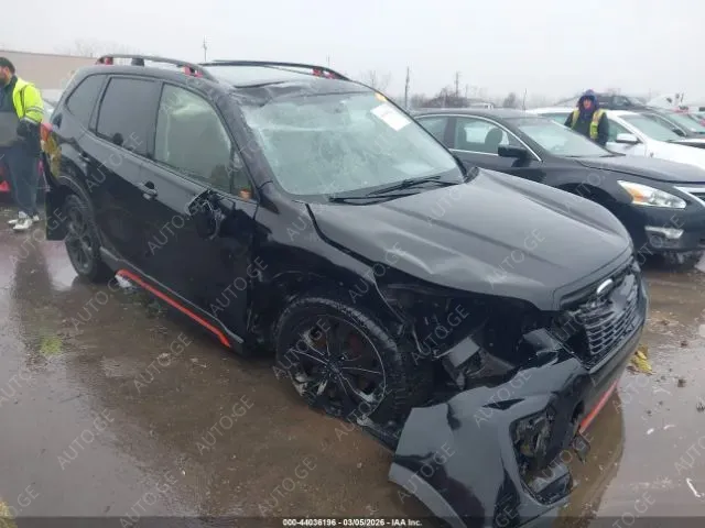 Subaru Forester 2021 — photo 2