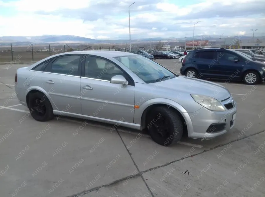 Opel Vectra 2007 — photo 2