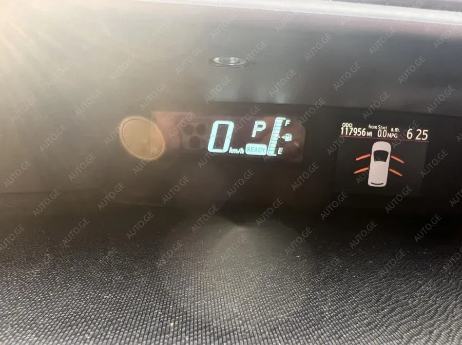 Toyota Prius C 2014 — photo 2