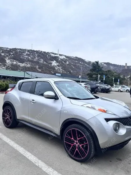 Nissan Juke 2011 — photo 2