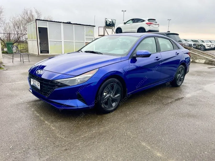 Hyundai Elantra 2022 — photo 2