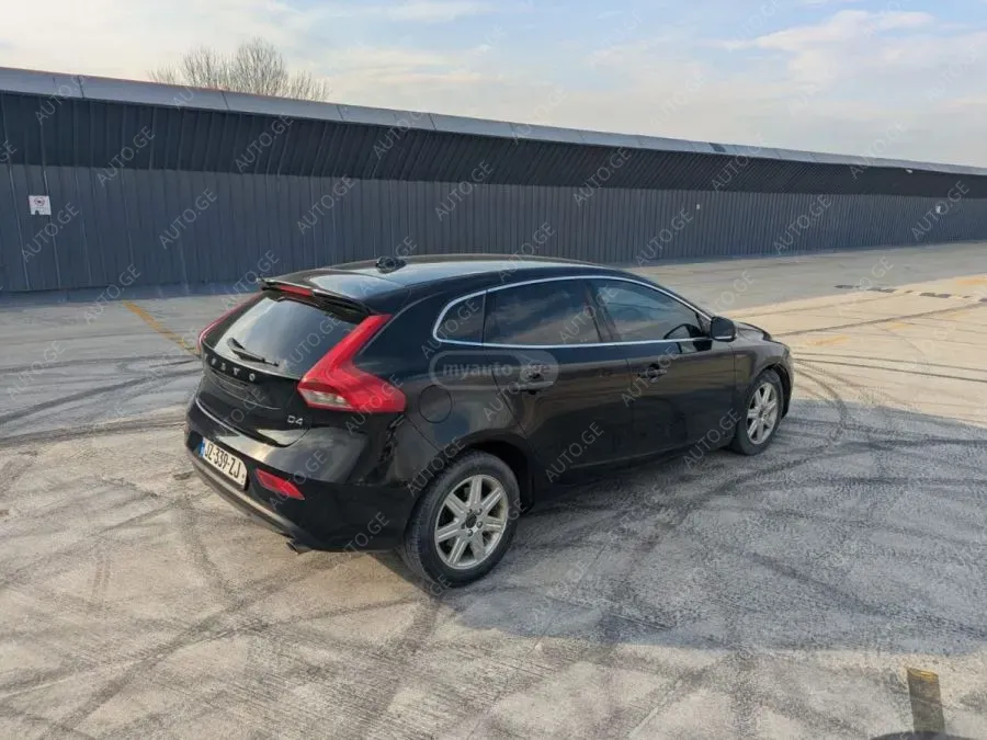 Volvo V40 2015 — photo 2