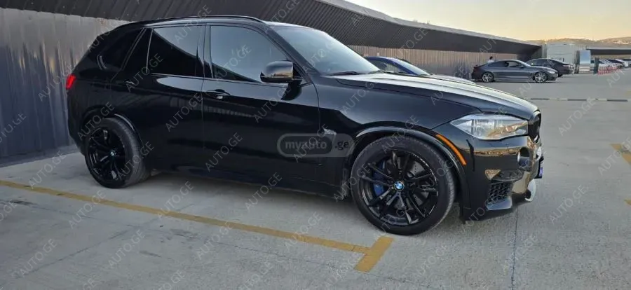 BMW X5 2015 — photo 2