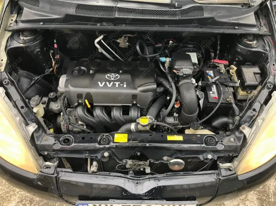 Toyota Vitz 2000 — photo 2
