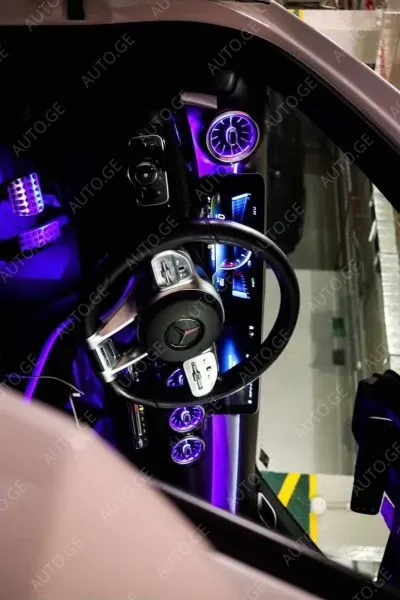 Mercedes-Benz A-Class 2019 — photo 2