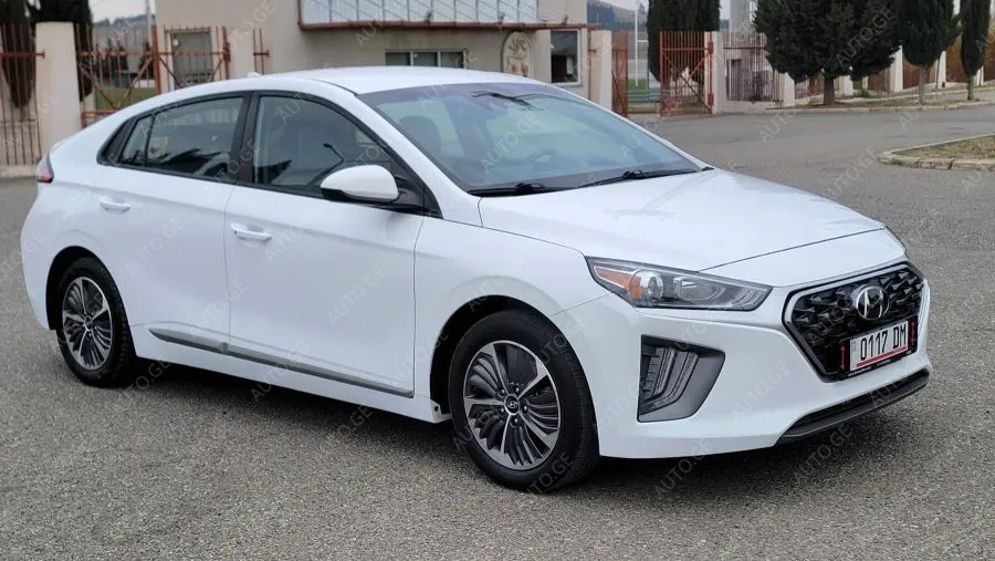 Hyundai Ioniq 2021 — photo 2