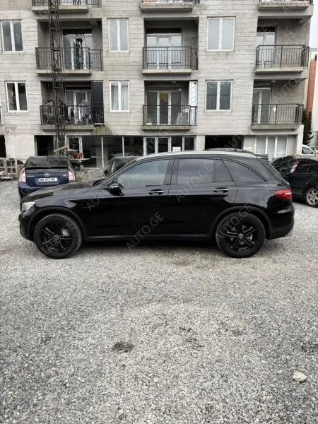 Mercedes-Benz 300-Glc 2019 — photo 2