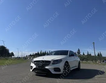 Mercedes-Benz E43-Amg 2018 — photo 2