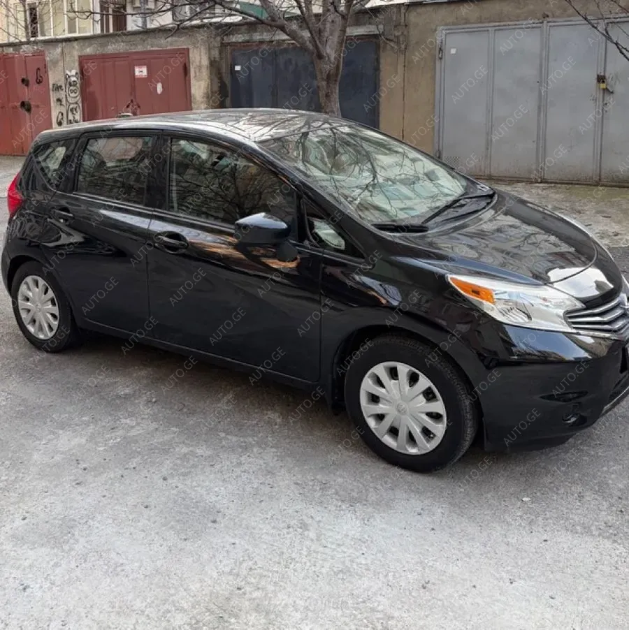 Nissan Versa 2016 — photo 2