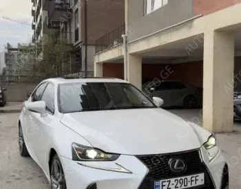 Lexus Is-200L 2017 — photo 2
