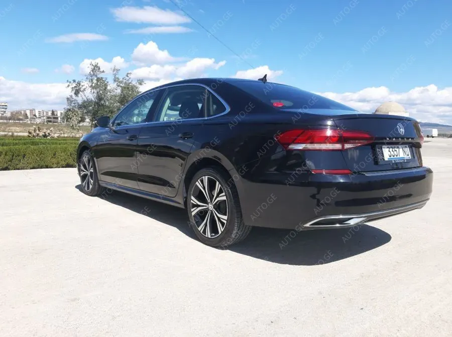 Volkswagen Passat 2020 — photo 2