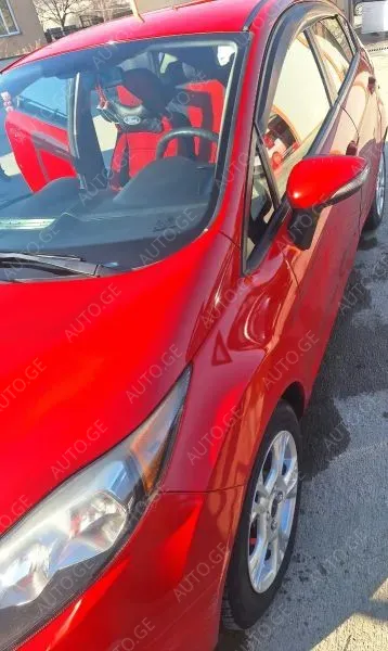 Ford Fiesta 2014 — photo 2