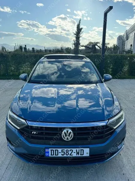 Volkswagen Jetta 2018 — photo 2